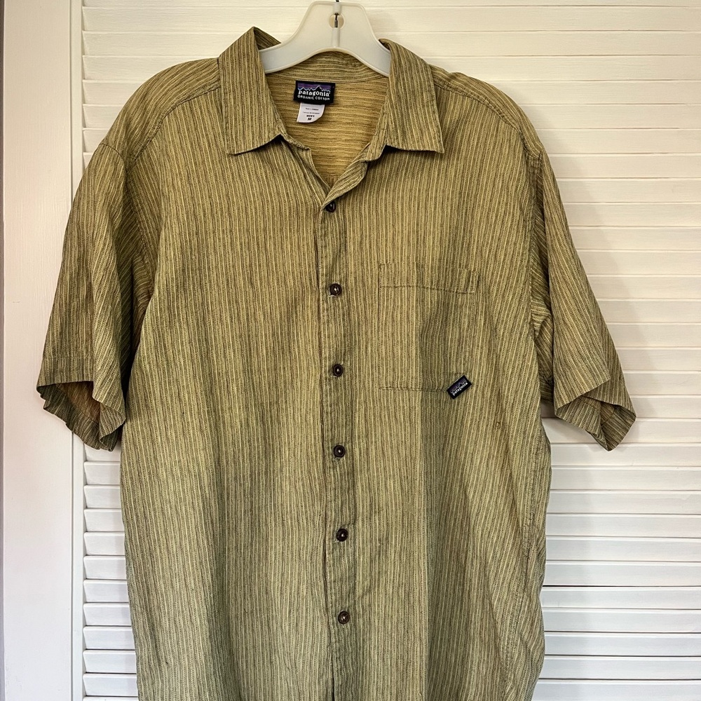 Mens M Patagonia Button Up Shirt
